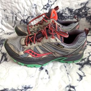 Saucony Women's Outdoor Trail Hiking 8.5 shoes.